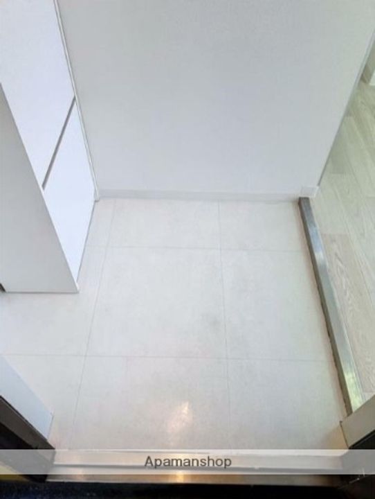 神奈川県横浜市磯子区洋光台6丁目の賃貸マンションの玄関