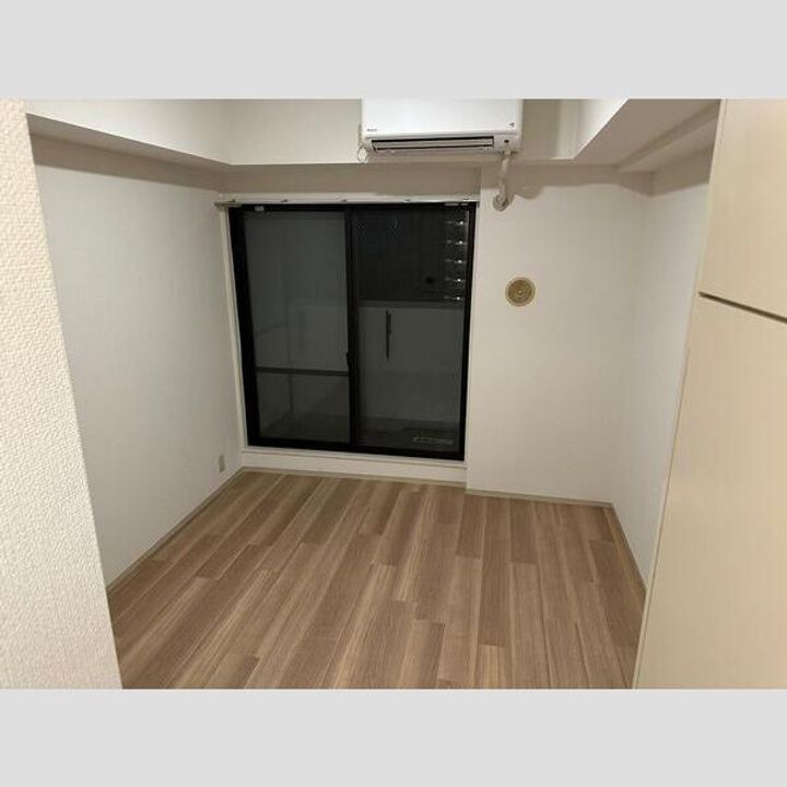 パーク・ノヴァ横浜阪東橋弐番館の居間