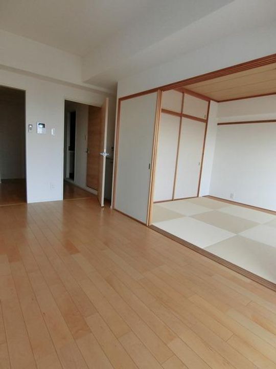 アーバンパーク三ツ池公園Eの居間