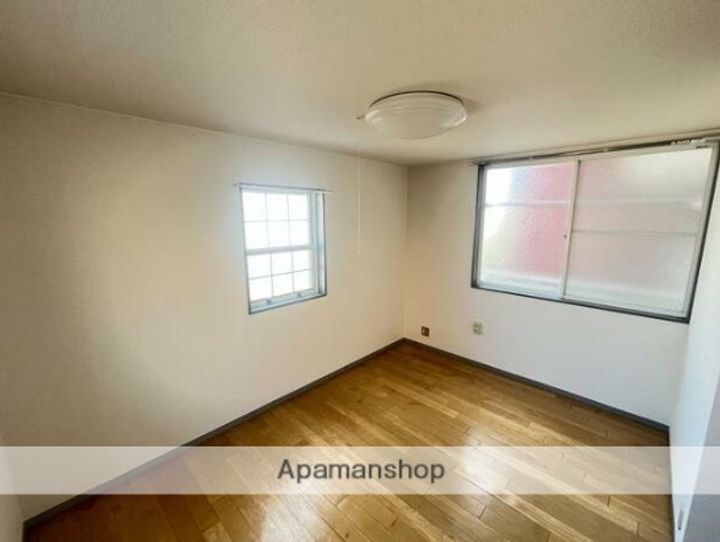 ホワイトキャビン高舟の居間