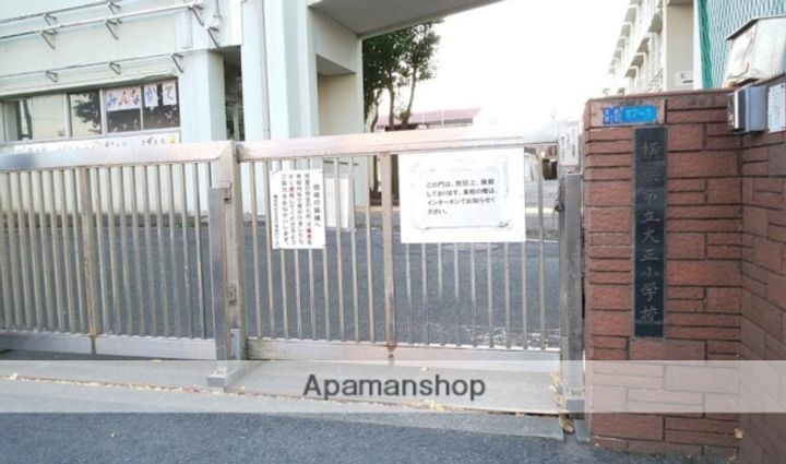 メゾンカワベの周辺