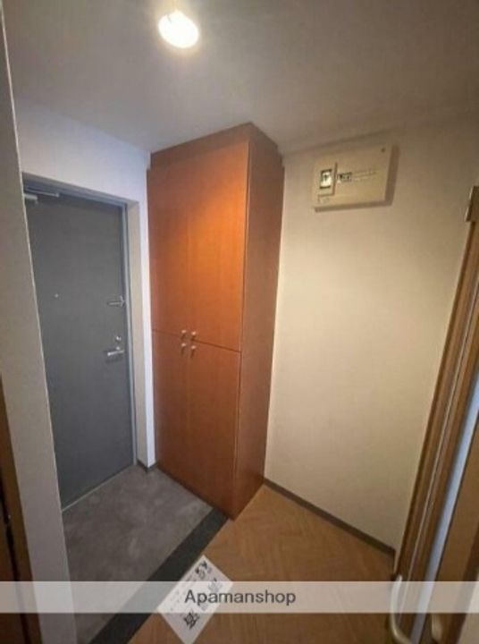 レジデント富士見の玄関