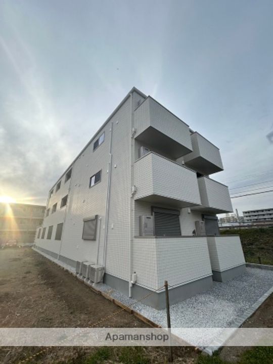 神奈川県伊勢原市石田の賃貸アパートの外観