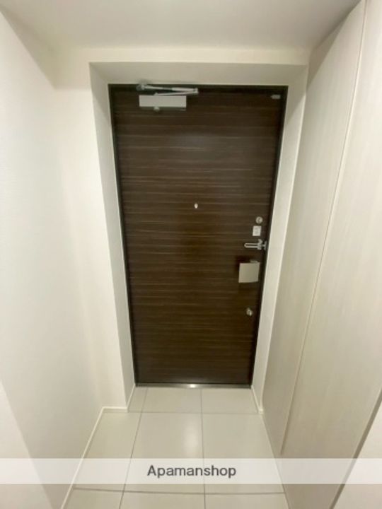 GENOVIA西横浜の玄関