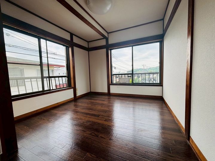 アーバン辰巳の居間