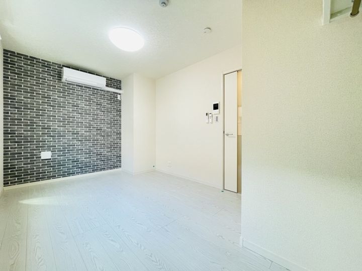 神奈川県横浜市南区榎町1丁目の賃貸アパートの居間