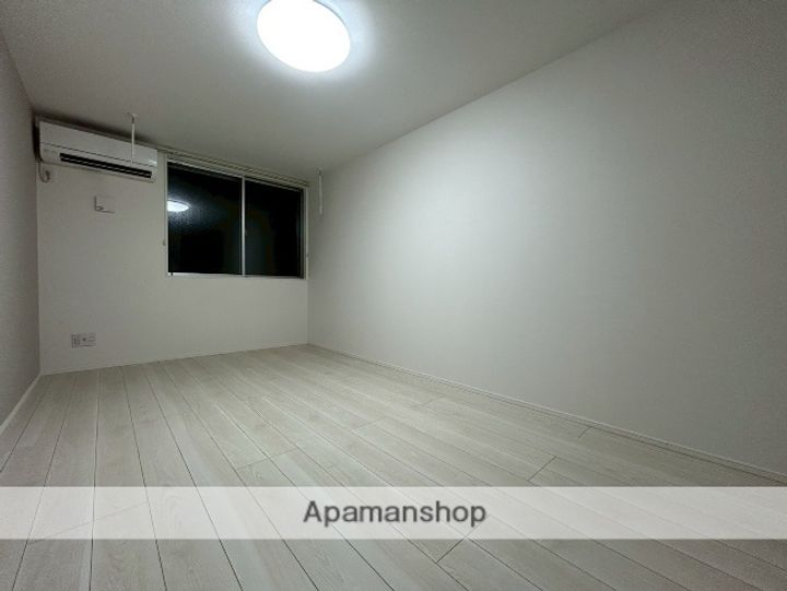 カインドネス小田急相模原Ⅳの居間