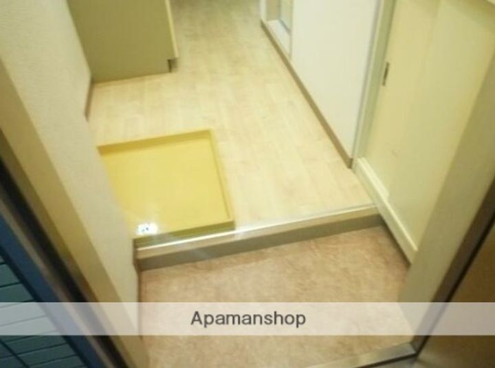 エクセレント玉川の玄関