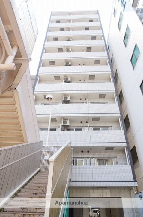 神奈川県横浜市神奈川区西神奈川1丁目の賃貸マンションの外観