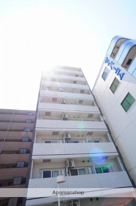 神奈川県横浜市神奈川区西神奈川1丁目の賃貸マンションの外観