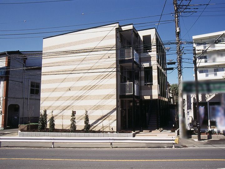 レオパレスサガミわたなべの外観