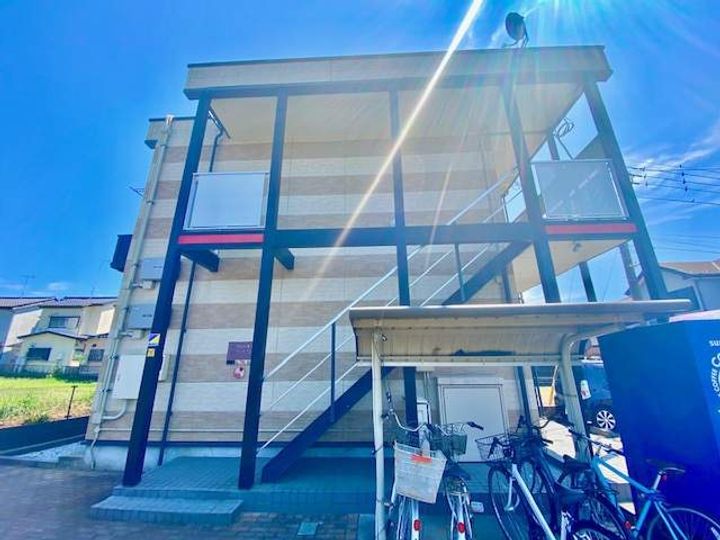 レオパレス百合の外観