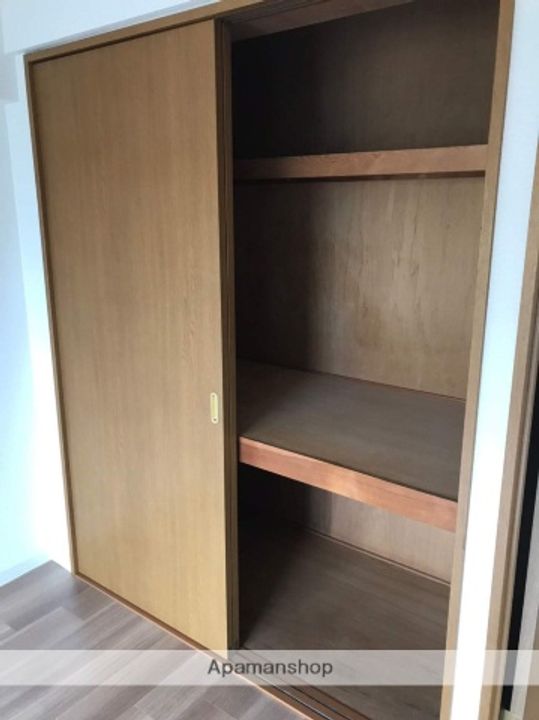 神奈川県厚木市林5丁目の賃貸マンションの内装