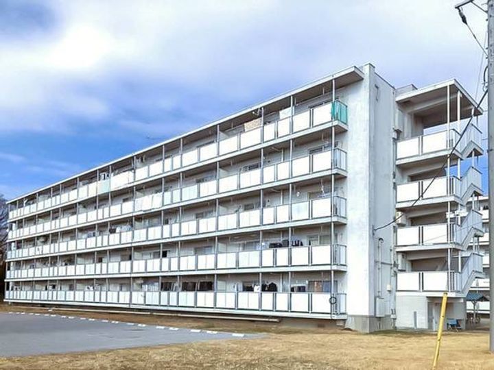 ビレッジハウス阿久和6号棟の外観