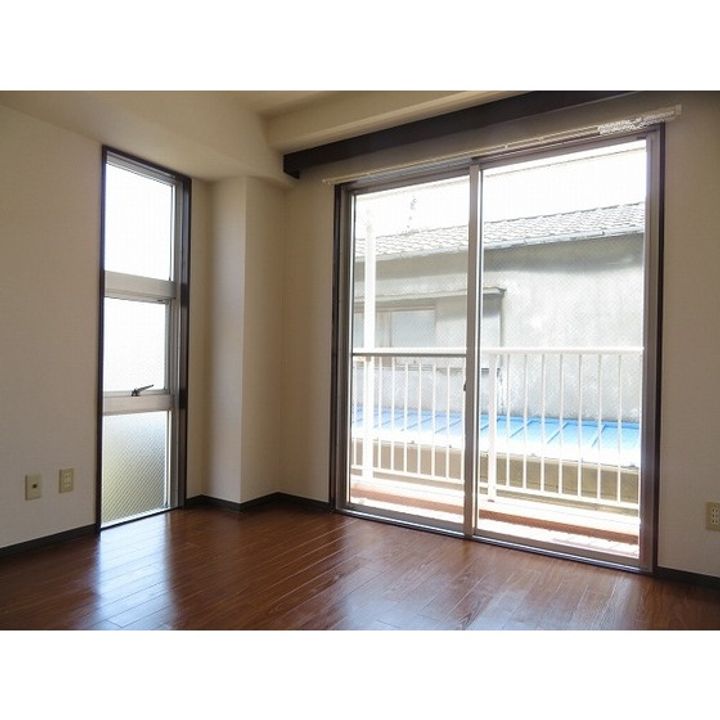 川崎西ダイカンプラザの内装