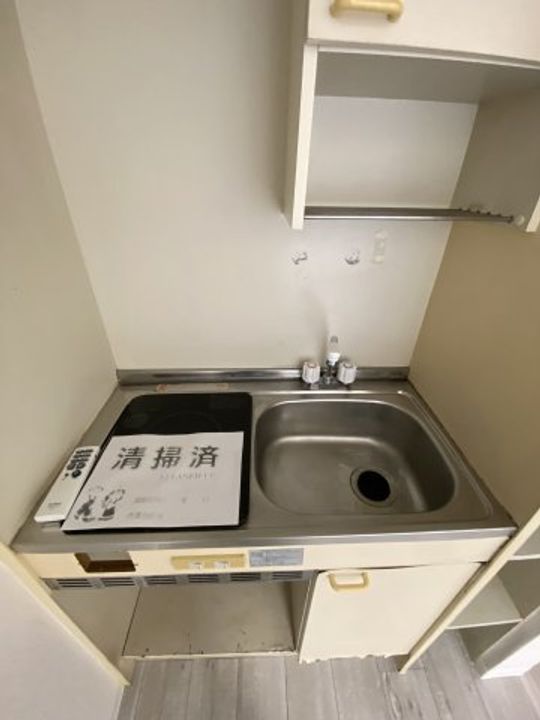 神奈川県横浜市磯子区森3丁目の賃貸アパートのキッチン
