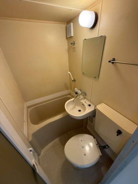 神奈川県横浜市南区中里3丁目の賃貸アパートの風呂