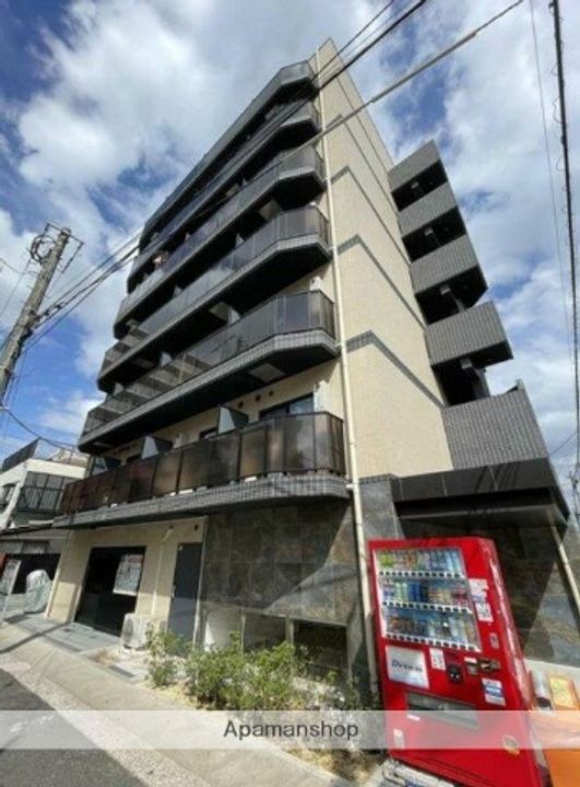 ラヴェニール横浜蒔田の外観