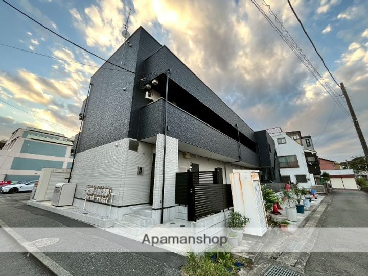 ヴァンベール小机の外観