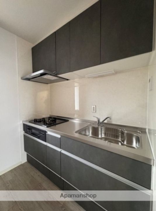 神奈川県横浜市戸塚区前田町の賃貸マンションのキッチン