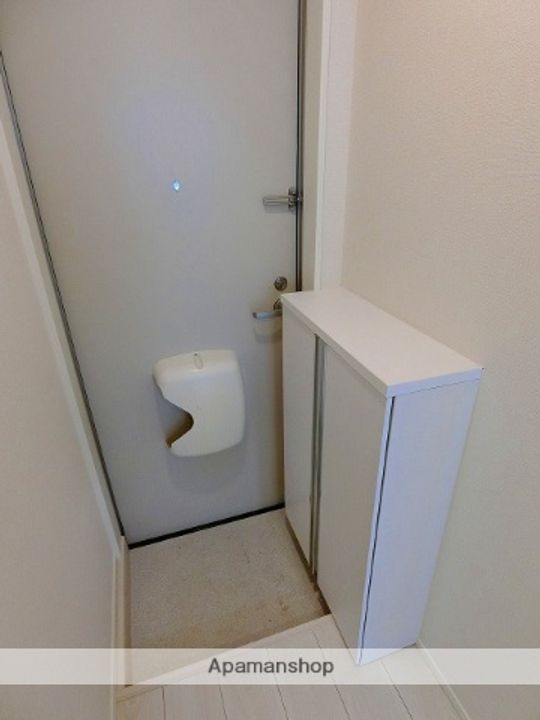 神奈川県横浜市港北区仲手原2丁目の賃貸アパートの玄関