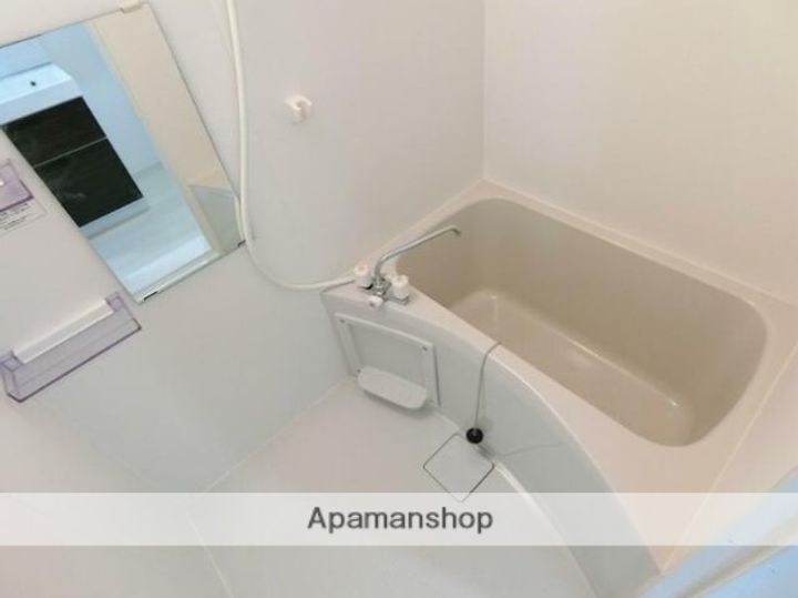 神奈川県横浜市神奈川区三ツ沢南町の賃貸アパートの風呂