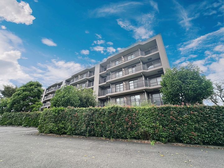 神奈川県横浜市神奈川区中丸の賃貸マンションの外観