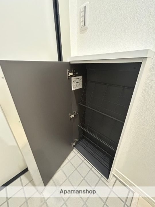 神奈川県横浜市神奈川区栗田谷の賃貸アパートの内装