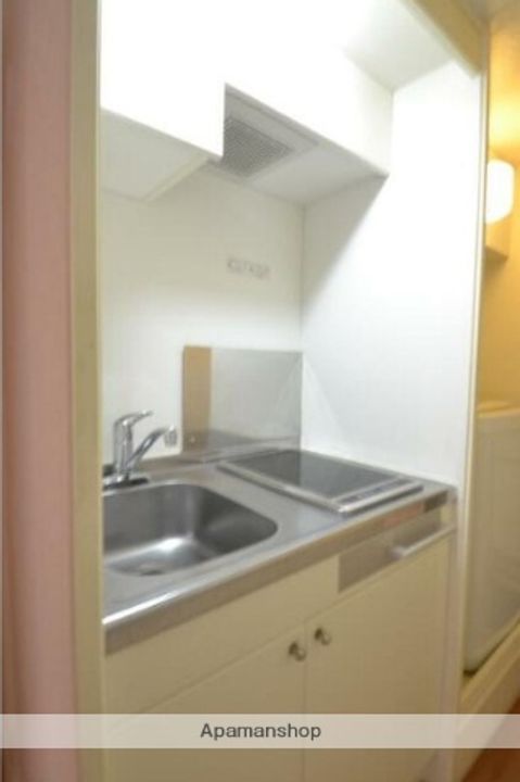 神奈川県藤沢市本鵠沼2丁目の賃貸アパートのキッチン