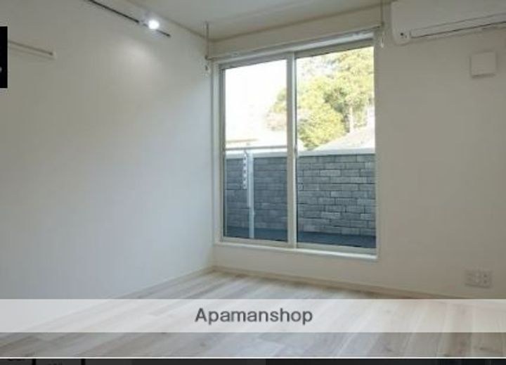 神奈川県横浜市戸塚区戸塚町の賃貸アパートの居間