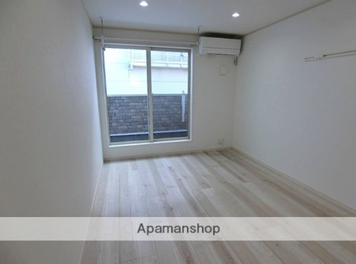 ハーミットクラブハウスGRULLAの居間