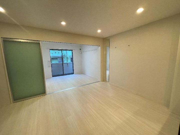 アプリコットDの居間