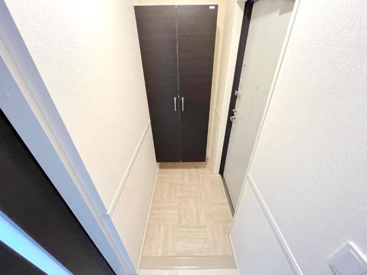 アプリコットDの玄関