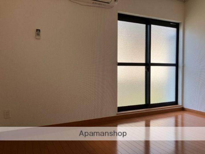 プランドール鶴間の居間