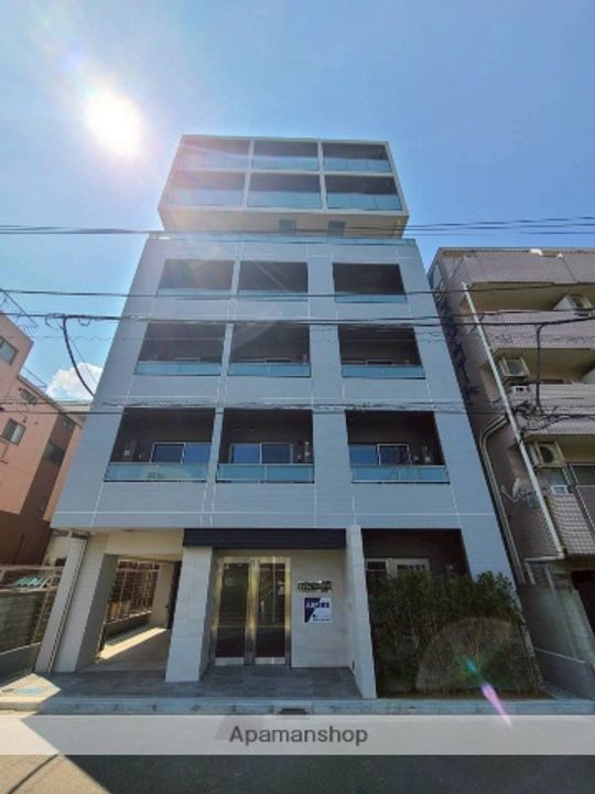 神奈川県横浜市神奈川区大口通の賃貸マンションの外観