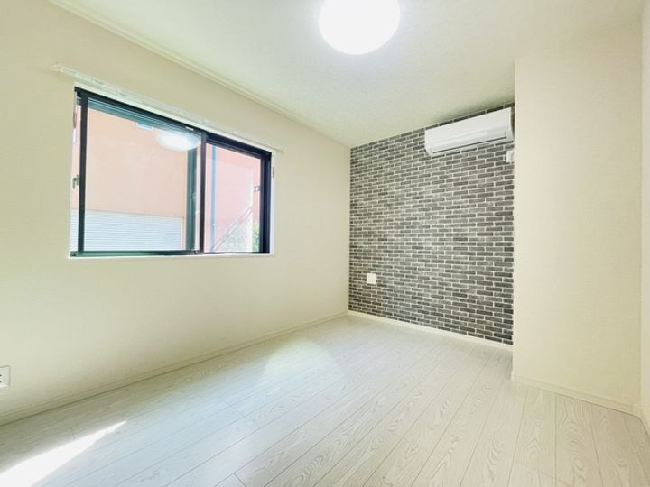 神奈川県横浜市南区榎町1丁目の賃貸アパートの居間