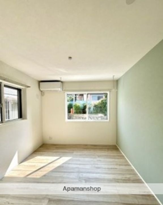 GRENADE横須賀の居間