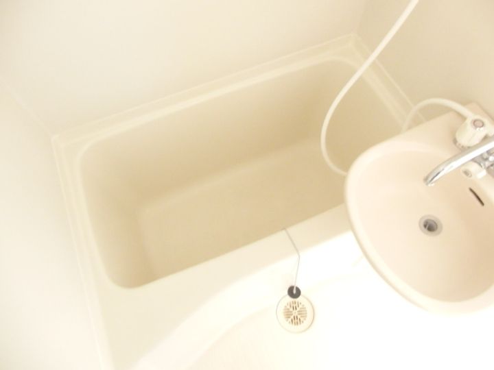 レオパレスカメリア弐番館の風呂