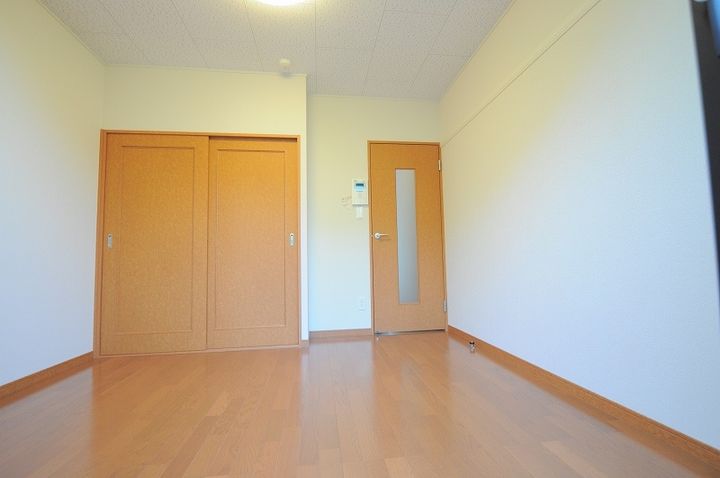 レオパレスサンヴィレッジ20の居間