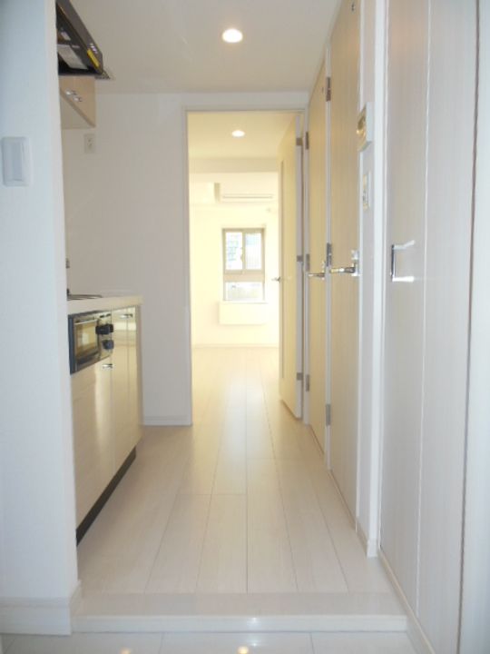 神奈川県横浜市中区山下町の賃貸マンションの玄関