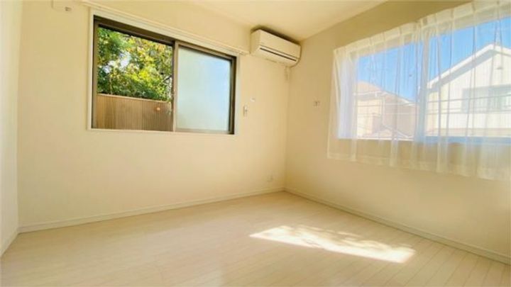 グリーンライト菊名の居間