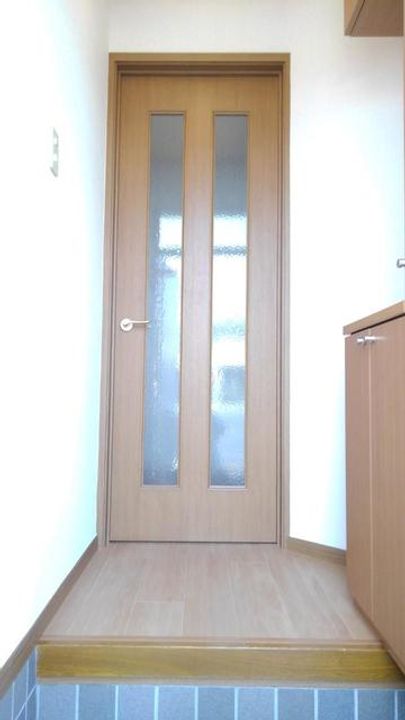 モデルノ24の玄関