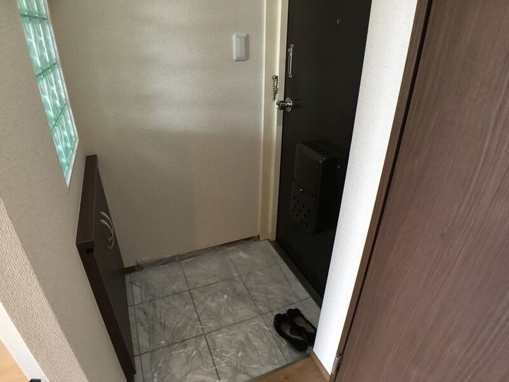 クリオネコート新城の玄関