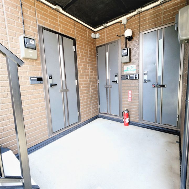 神奈川県横須賀市上町1丁目の賃貸アパートの周辺