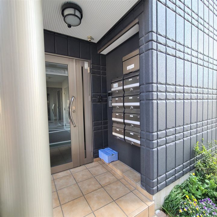 神奈川県厚木市旭町1丁目の賃貸マンションの外観