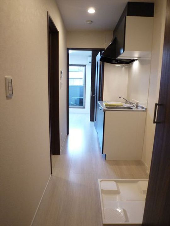 神奈川県横浜市港北区大曽根1丁目の賃貸アパートの玄関