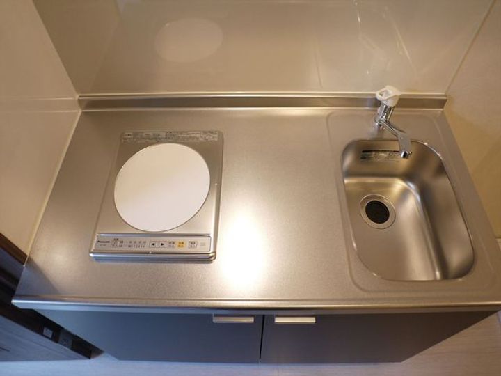 神奈川県横浜市港北区大曽根1丁目の賃貸アパートのキッチン