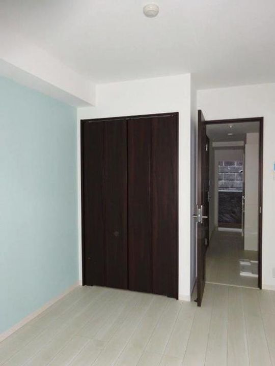 神奈川県横浜市南区弘明寺町の賃貸アパートの居間