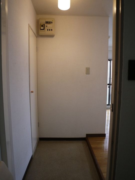 神奈川県横浜市鶴見区佃野町の賃貸マンションの玄関