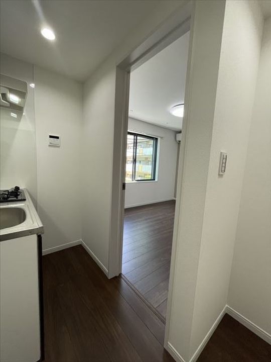 神奈川県横浜市鶴見区平安町1丁目の賃貸アパートの内装